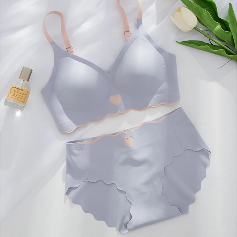 Seamless Bras Set for Women Push Up Bras Heart Pattern Bralette Sexy Low Rise Ice Silk Briefs Wavy Edge Underwear Set Female