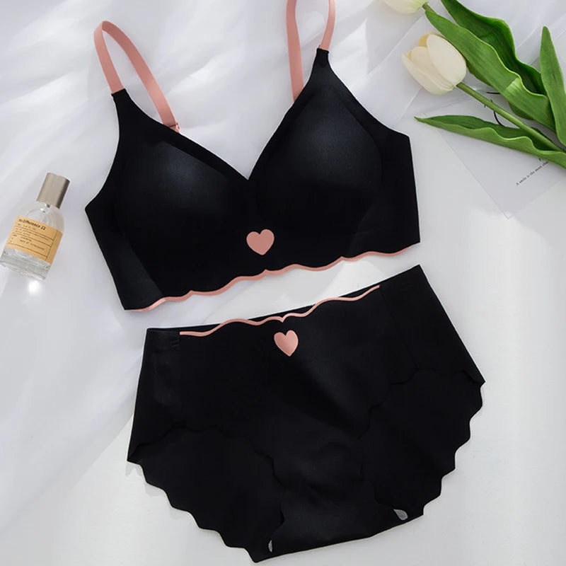 Seamless Bras Set for Women Push Up  Bras Heart Pattern Bralette Sexy Low Rise Ice Silk Briefs Wavy Edge Underwear Set Female