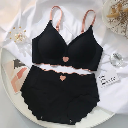 Seamless Bras Set for Women Push Up  Bras Heart Pattern Bralette Sexy Low Rise Ice Silk Briefs Wavy Edge Underwear Set Female