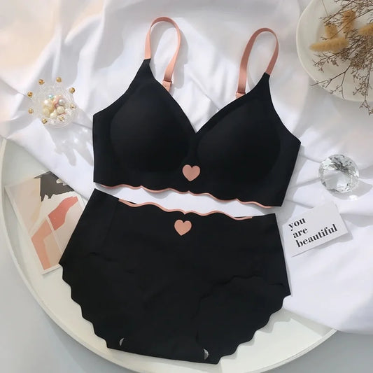 Seamless Bras Set for Women Push Up  Bras Heart Pattern Bralette Sexy Low Rise Ice Silk Briefs Wavy Edge Underwear Set Female