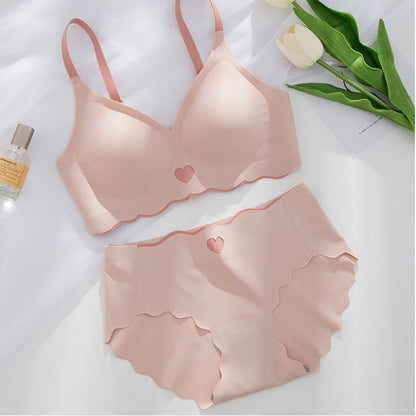 Seamless Bras Set for Women Push Up  Bras Heart Pattern Bralette Sexy Low Rise Ice Silk Briefs Wavy Edge Underwear Set Female